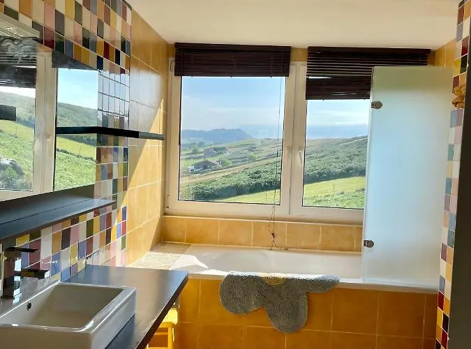 La Casuca De San Juan De La Canal Holiday home *